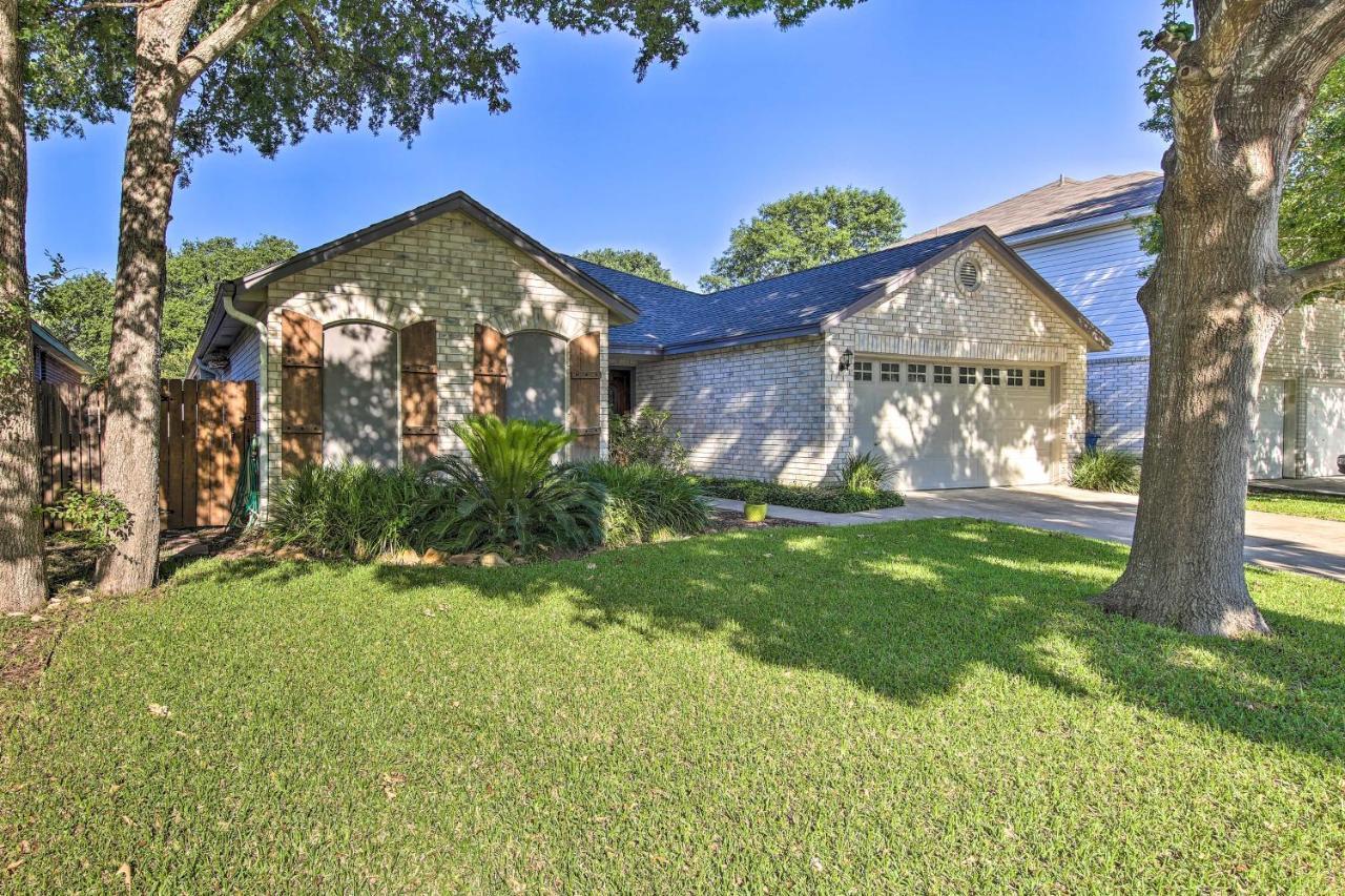 Peaceful San Antonio Oasis With Private Pool And Grill Villa Eksteriør billede